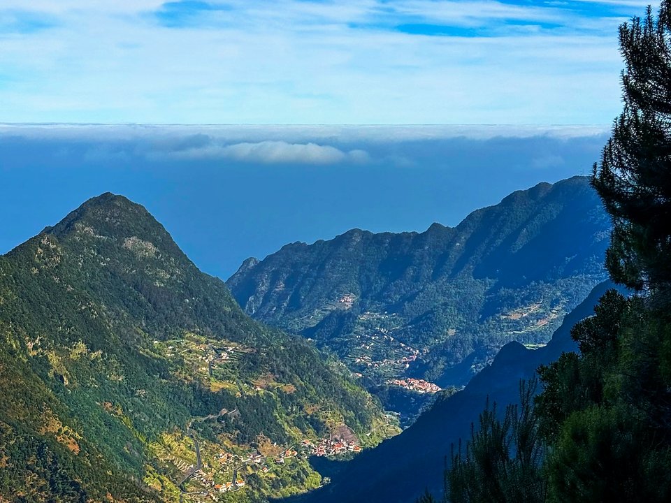 Expansive vista over the wild northern valleys of Boaventura from the Torrinhas col