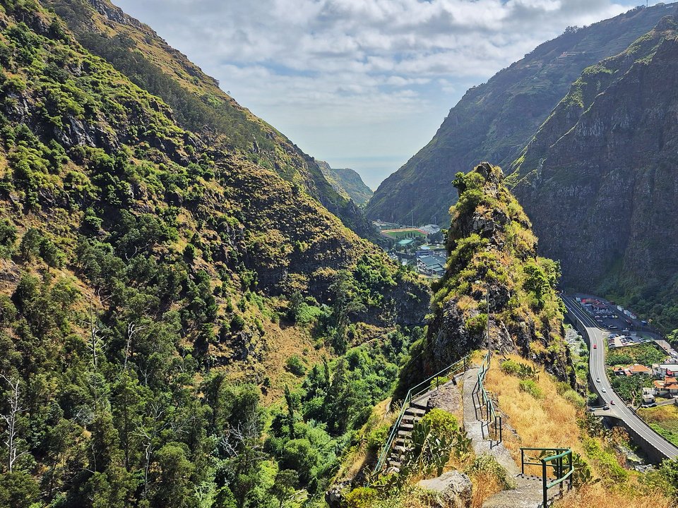Spine-tingling ridge trail with 360-degree vistas over Ribeira Brava and Serra de Água